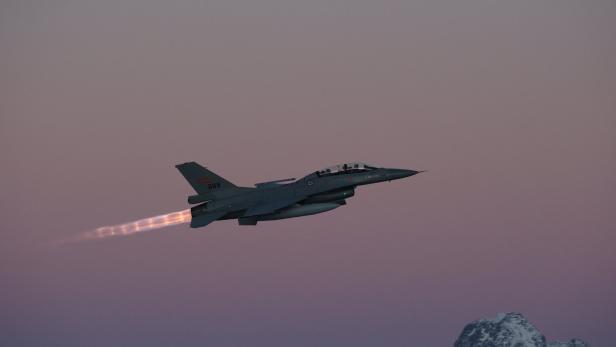 Ukraine bekommt dänische F-16 erst ein halbes Jahr später