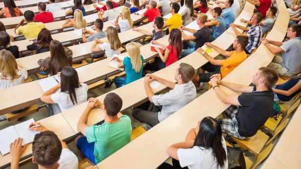 Symbolbild: Studierende in einem Hörsaal