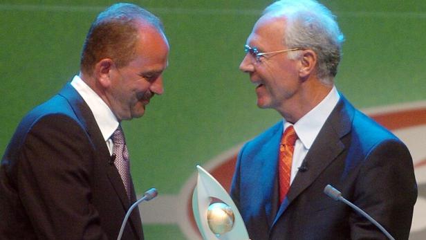 Herbert Prohaska mit Franz Beckenbauer
