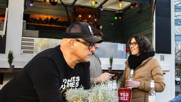 Foodtrucks in der Linzer Tabakfabrik: Von Pommes bis Curry