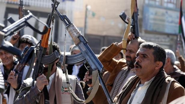 Houthis mobilize more fighters amid escalating attacks on Red Sea shipping