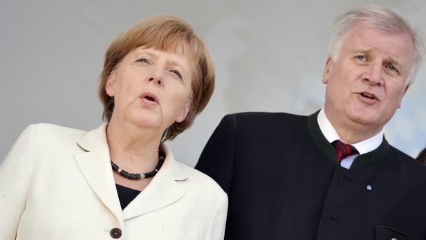 Einstimmigkeit, das war einmal: Merkel und Seehofer
