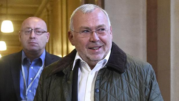 Ex-SPÖ-Kanzler Gusenbauer zieht sich aus Signa zurück
