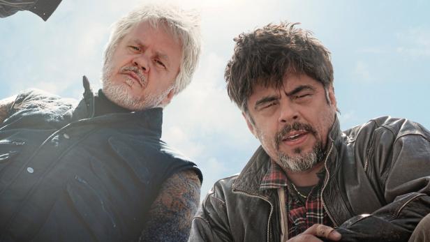 Tim Robbins, Benicio Del Toro: &quot;A Perfect Day&quot;