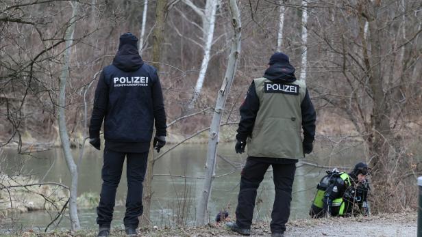 Leiche im Marchfeldkanal: Erste Hinweise auf Opfer, Ausweise gefunden