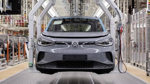 Elektroautos: Volkswagen zieht in Deutschland an Tesla vorbei