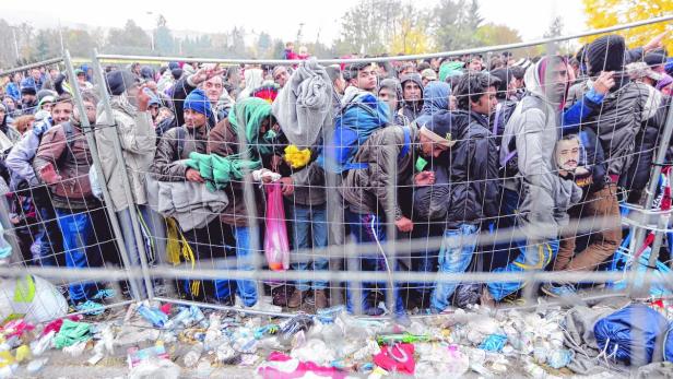 Flüchtlinge in Spielfeld.