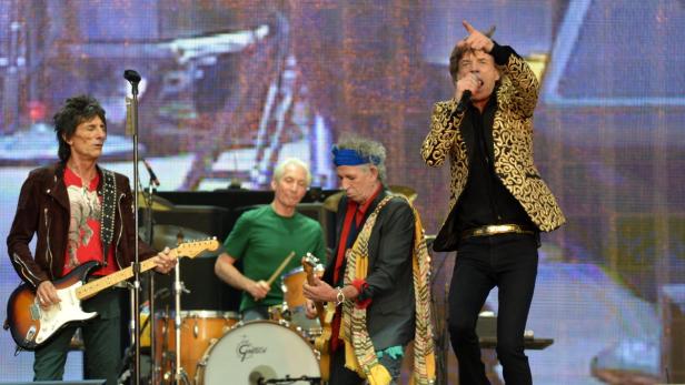 Die Rolling Stones treten live auf der Bühne auf.