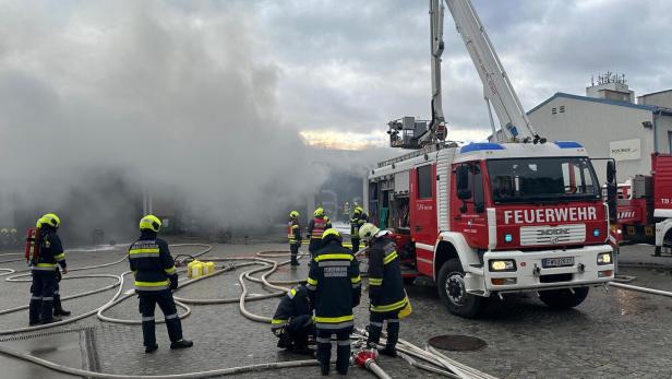 Schweißarbeiten lösten Brand in Zwettler Postbusgarage aus