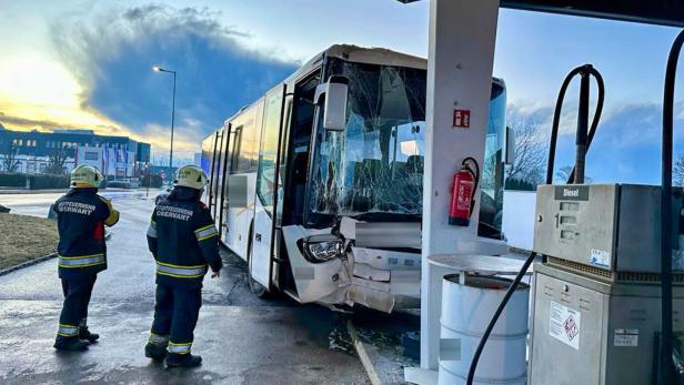 Straßen als Rutschbahnen: Wie das Blitzeis überraschte