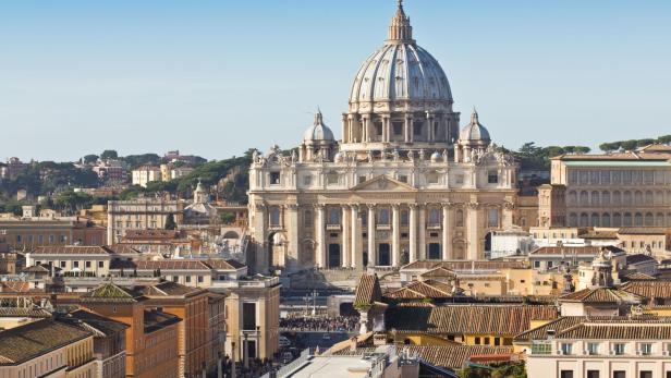 Panoramablick auf den Petersdom im Vatikan