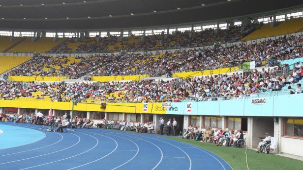 10.000 Zeugen Jehovas bei Kongress im Stadion