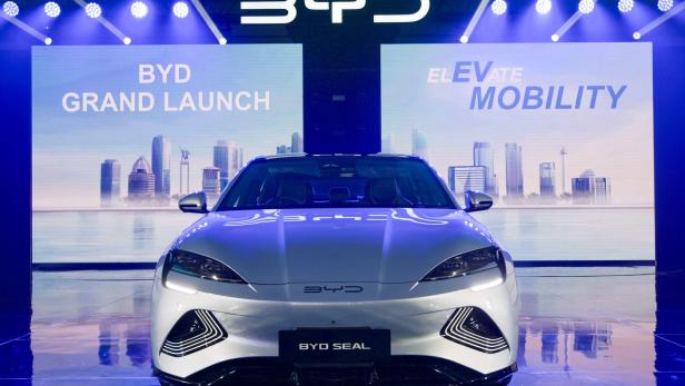 Der chinesische Autohersteller BYD wird wohl weltweit bald mehr Elektroautos verkaufen, als Tesla. "Sie sind extrem gut", musste Tesla-Chef Elon Musk einräumen. 