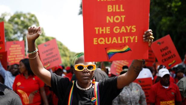 Verfolgung Homosexueller in Uganda: Was der Westen damit zu tun hat
