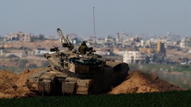 Israelischer Panzer an der Grenze zum Gazastreifen