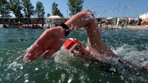 Schwimmen:  Jan Hercog mit dem "Rennen meines Lebens"