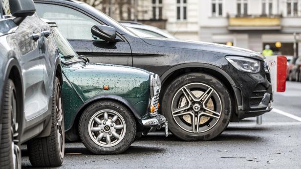 Höhere Parkgebühren für SUVs? Eine Stimme dagegen