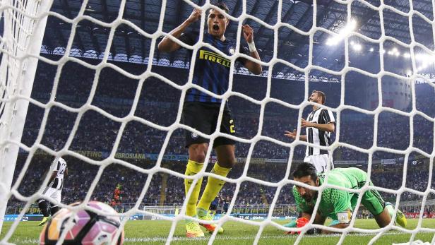 Inter drehte die Partie gegen Juve.