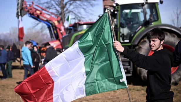 Bauern-Blockaden und Proteste überrollen Europa
