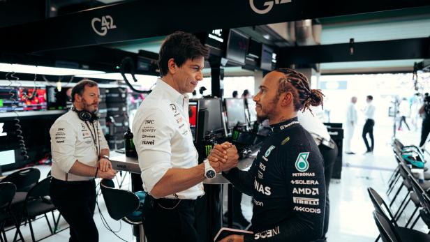 Lewis Hamilton und Mercedes-Teamchef Toto Wolff