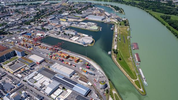 Linzer Hafen: 200 Tonnen schweres Tor gegen Hochwasser