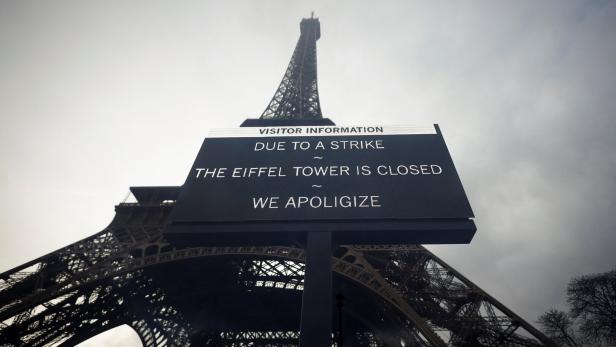 Seit 14 Jahren nicht gestrichen: Streik am Eiffelturm