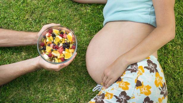 Für Schwangere gibt es dutzende Ernährungsempfehlungen.