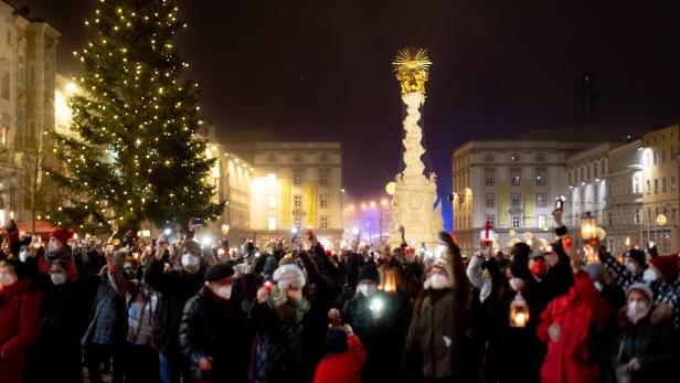 Demokratie verteidigen: Lichtermeer am Sonntag in Linz