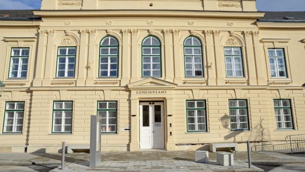 Kritik an Gebührenerhöhung und „Bonzengehältern“ in Perchtoldsdorf
