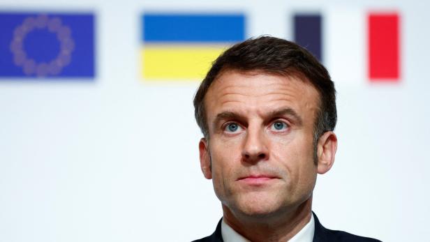 Macron kündigt an: "Bleibe bis 2027 Präsident!"