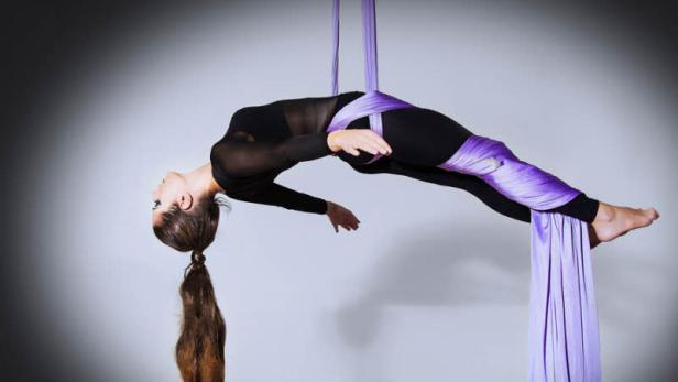Alternativ hängen die fitnessbewussten Frauen dieser Welt in ab - auch hier stehen Akrobatik, Kraft und Körperbewusstsein im Vordergrund.