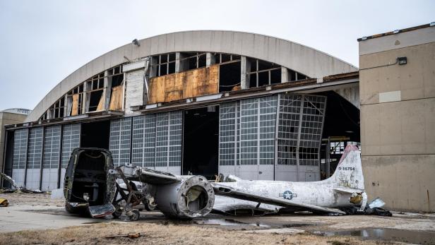 Wie am Schlachtfeld: Tornado zerstört Museum der Air Force