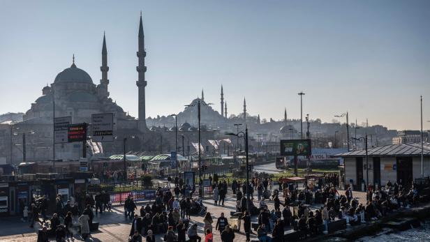 Blick auf Istanbuls Altstadt mit Hagia Sophia