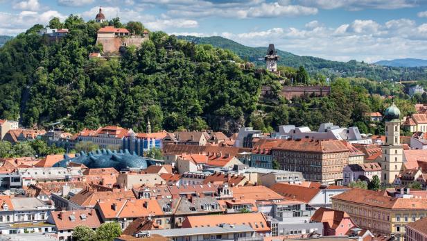 Blick auf die Grazer Altstadt und den Schlossberg