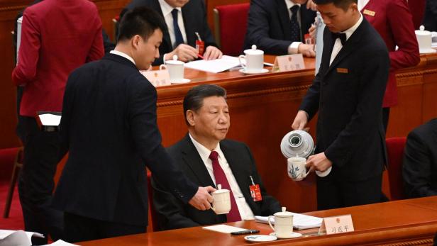 Xi Jinping demütigt seinen Premier - und inszeniert seine Macht