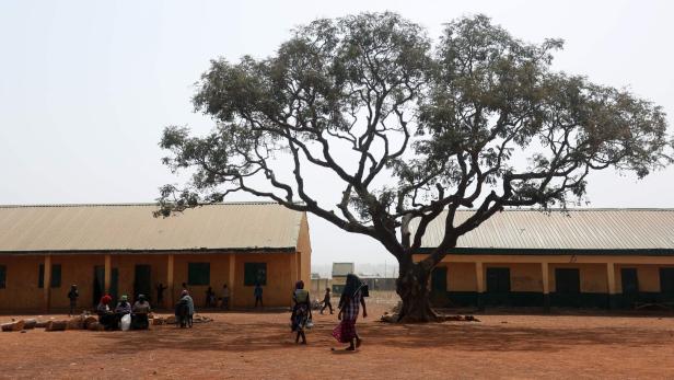 Nigeria: Bewaffnete entführten mehr als 200 Kinder aus Schule