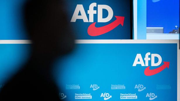Mehr als 100 Rechtsextreme sollen für AfD im Bundestag arbeiten
