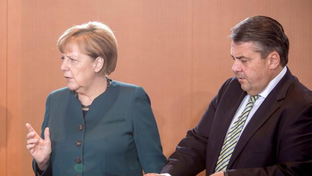 Er wäre gern ihr Nachfolger: Merkel und Gabriel