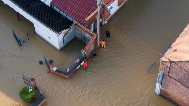 Überschwemmungen in Frankreich: Vermisstes Kind tot aufgefunden