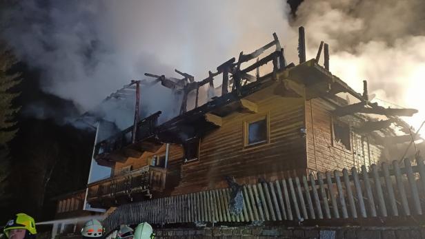 Das abgelegene Bauernhaus wurde durch den Brand zerstört