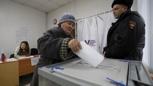 Russlands Wahlkommission meldet höhere Beteiligung als 2018