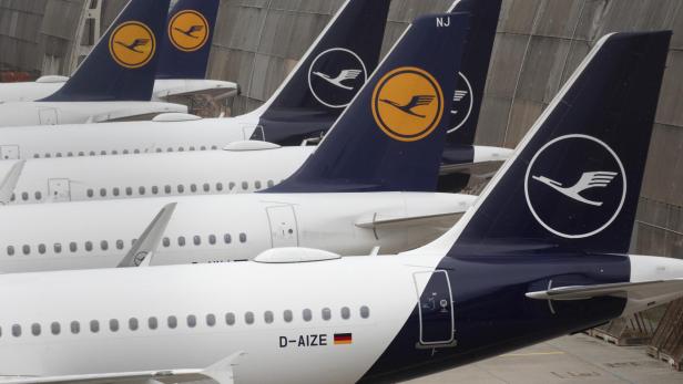 UFO trade union calls on flight attendants to strike at Lufthansa in Frankfurt