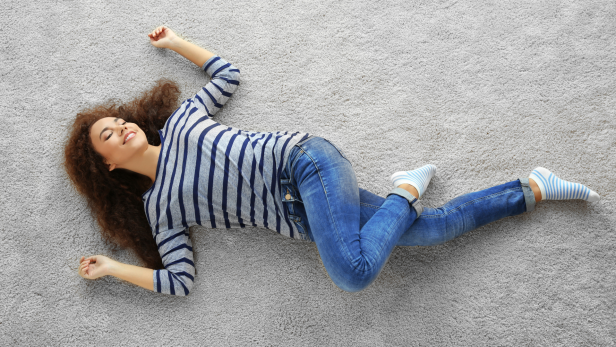 Trend "Floor Time": Warum es laut Experten jeder versuchen sollte