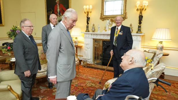 König Charles traf Veteranen aus dem Koreakrieg