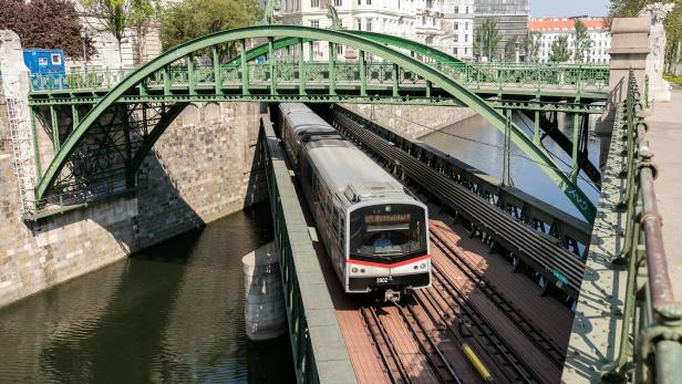 Zusätzlich zur Baustelle: U-Bahnlinien mit Verzögerungen