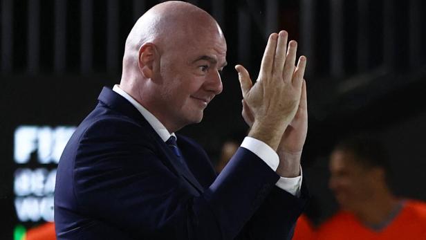 "Großartig": FIFA-Boss Infantino lobt Baumgartner für Weltrekord-Tor