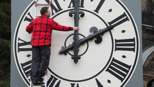 In britischen Palästen müssen 1.600 Uhren umgestellt werden