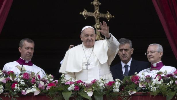 Pope Francis delivers his traditional 'Urbi et Orbi' Easter message