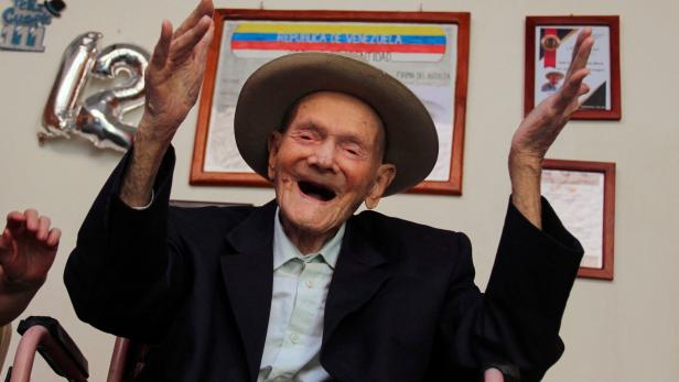 Im Alter von 114 Jahren: Der älteste Mann der Welt ist tot