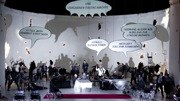 APA13580692-2 - 06072013 - WIEN - ÖSTERREICH: ZU APA-TEXT KI - Szene aus einer Probe von &quot;Attila&quot; im Theater an der Wien. Die Oper hat am 07. Juli 2013 Premiere. +++ WIR WEISEN AUSDRÜCKLICH DARAUF HIN, DASS EINE VERWENDUNG DES BILDES AUS MEDIEN- UND/ODER URHEBERRECHTLICHEN GRÜNDEN AUSSCHLIESSLICH IM ZUSAMMENHANG MIT DEM ANGEFÜHRTEN ZWECK ERFOLGEN DARF - VOLLSTÄNDIGE COPYRIGHTNENNUNG VERPFLICHTEND +++ APA-FOTO: MONIKA RITTERSHAUS